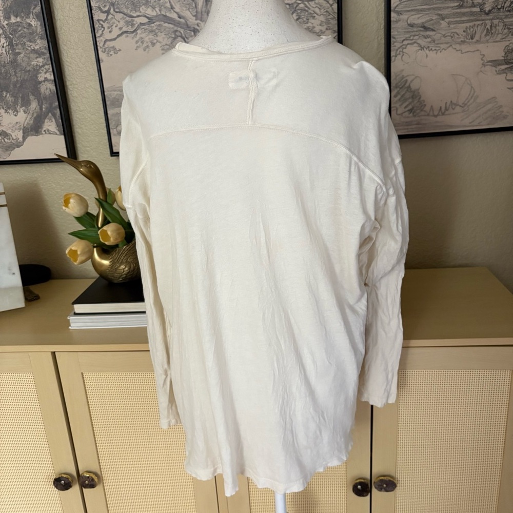 THE GREAT. Cream Long Sleeve 'The Great 41' Appliqué Tee - Picture 5 of 9
